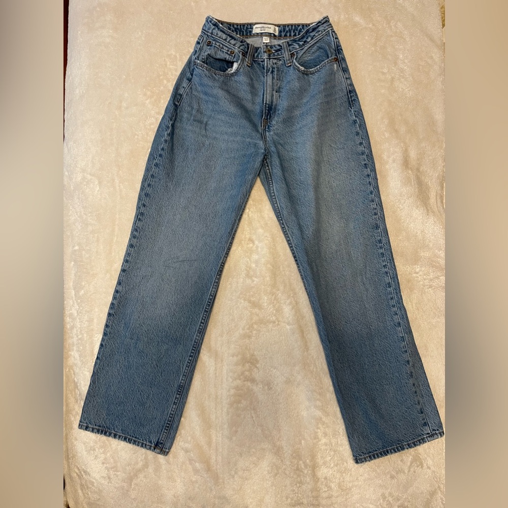Abercrombie & Fitch Loose High Rise Jean Medium Wash Size 24 Short Curve Love
